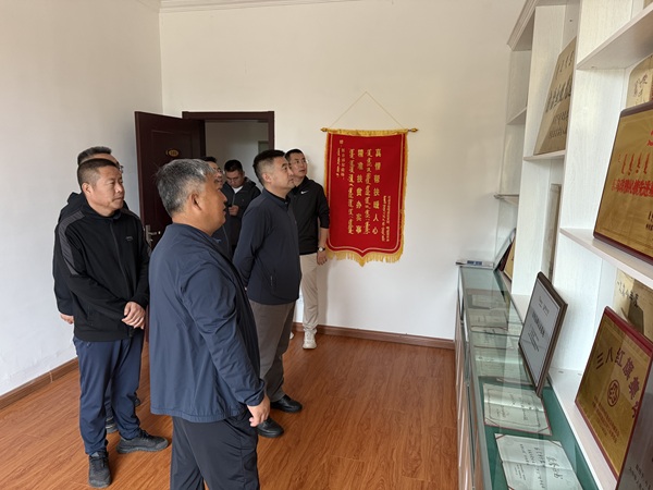 3824211a623c25dd89cc82ae8e77e62b.jpg 3824211a623c25dd89cc82ae8e77e62b.jpg